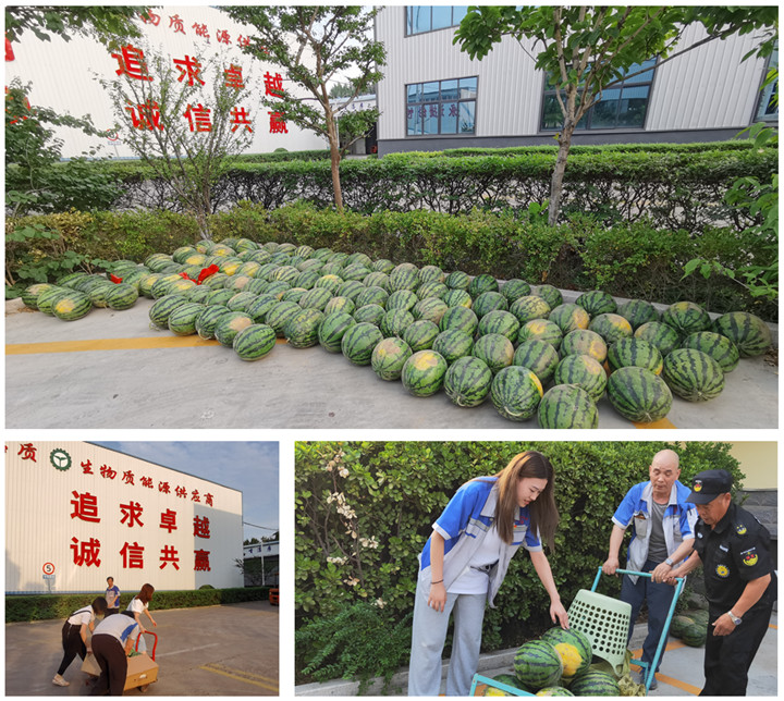各部門派來領(lǐng)西瓜的代表，各個喜笑顏開.jpg